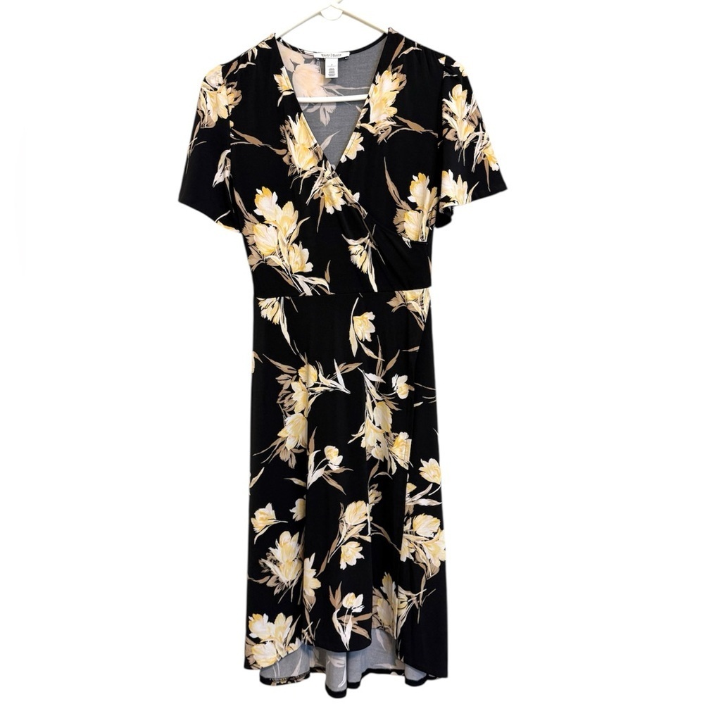 White House Black Market Floral Wrap Dress Size 2 Black Yellow Fit & Flare